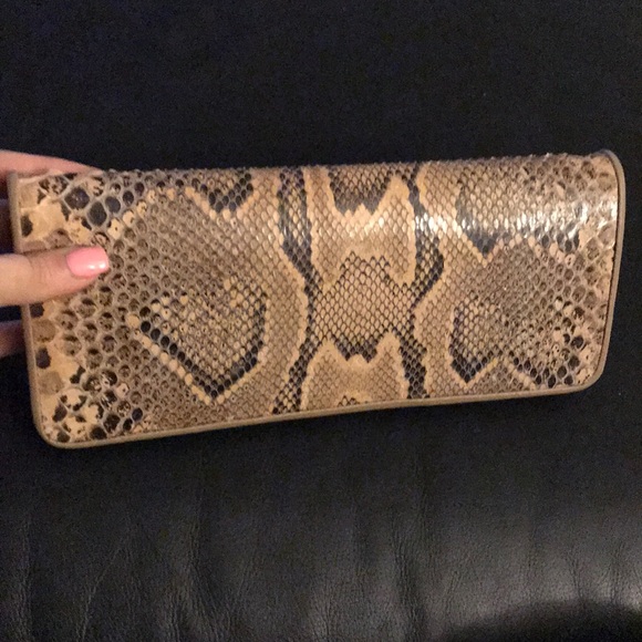 Faux python clutch - Picture 3 of 8